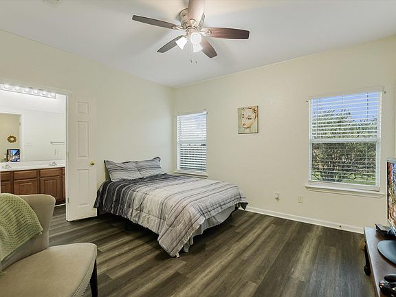 5th image of 129 Almquist St
