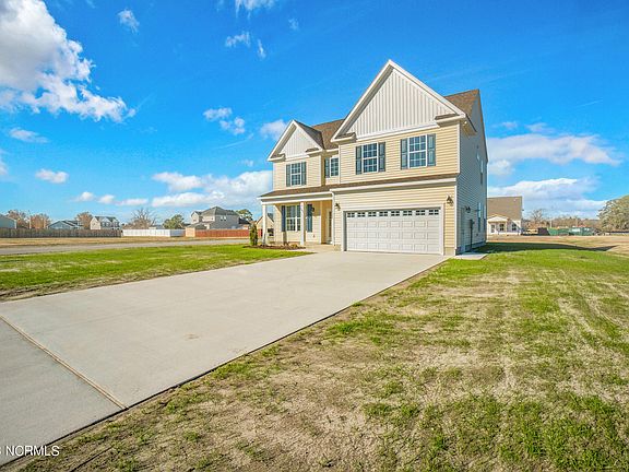 3rd image of 107 Staysail Drive