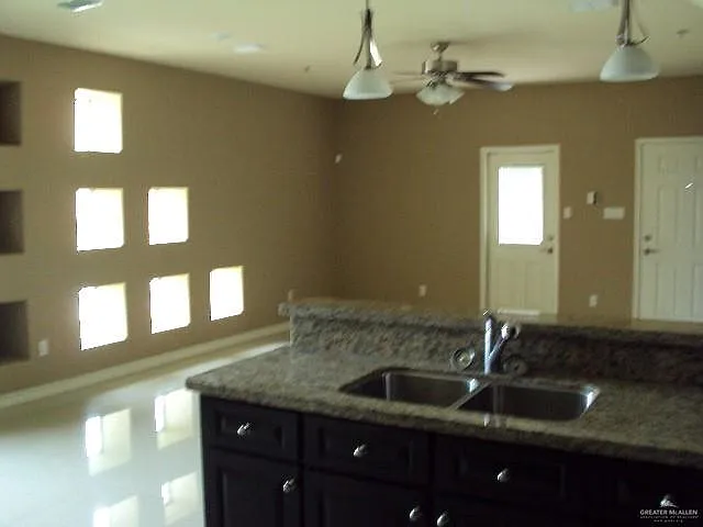 1321 E Daffodil #C-D — Photo 6