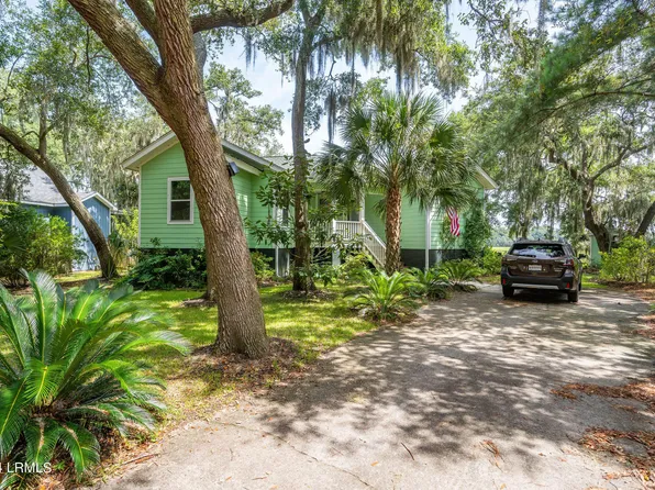 2904 Waters Edge Court E, Beaufort, SC 29902
