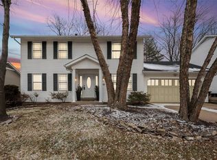 972 Whispering Ridge Ln, Saint Peters, MO 63376