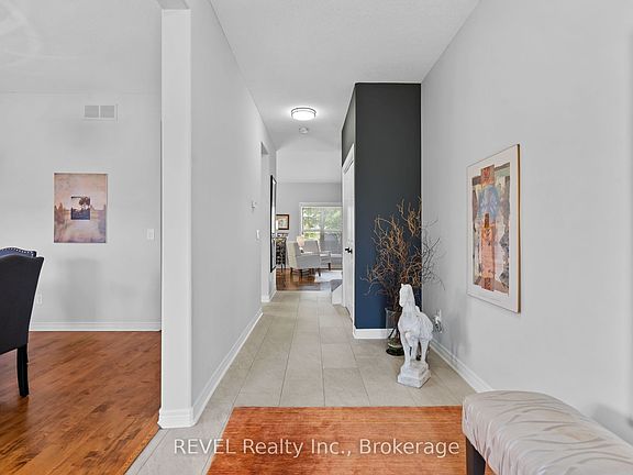 4th image of 16 Maracay Way