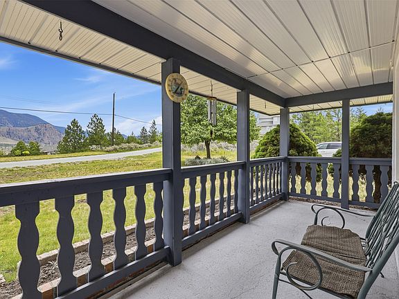 3rd image of 809 Uplands Ct