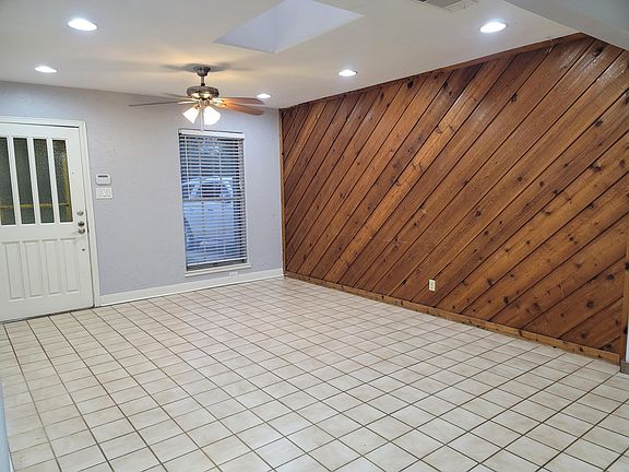 5th image of 3501 Catalina Dr