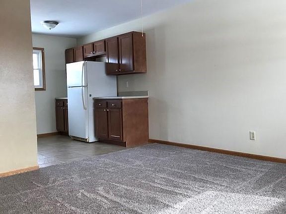 4th image of 1028 Wood Ave