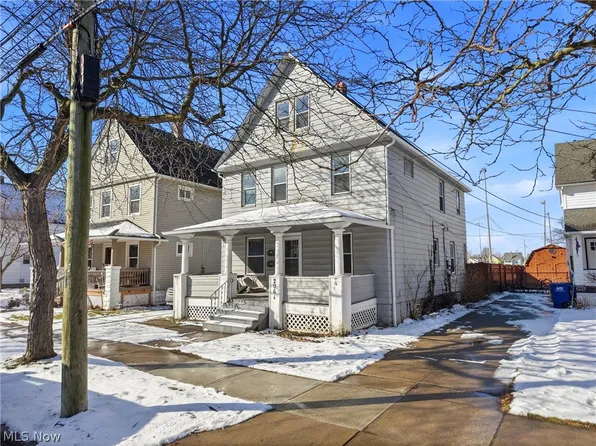 2064 Halstead Ave, Lakewood, OH 44107