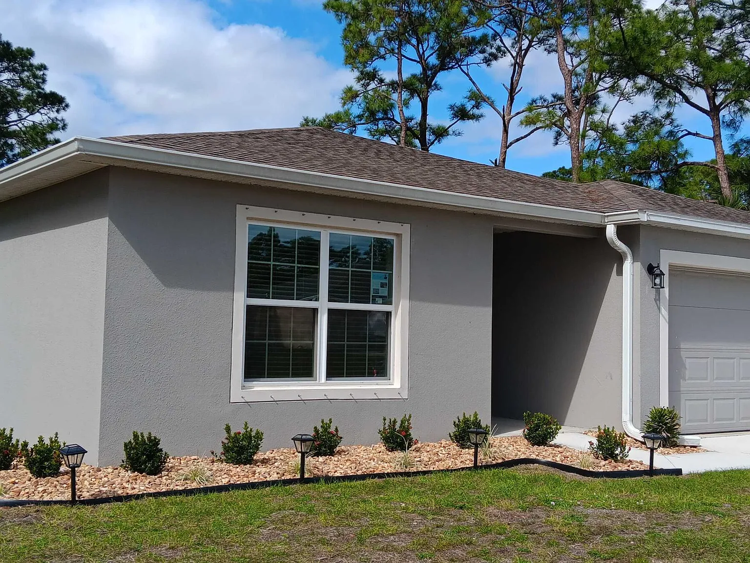 4 bed, 2.0 bath, 1874 sqft, $2,500 — Photo 1