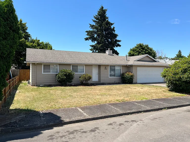 1533 Clydesdale Dr SE — Photo 3