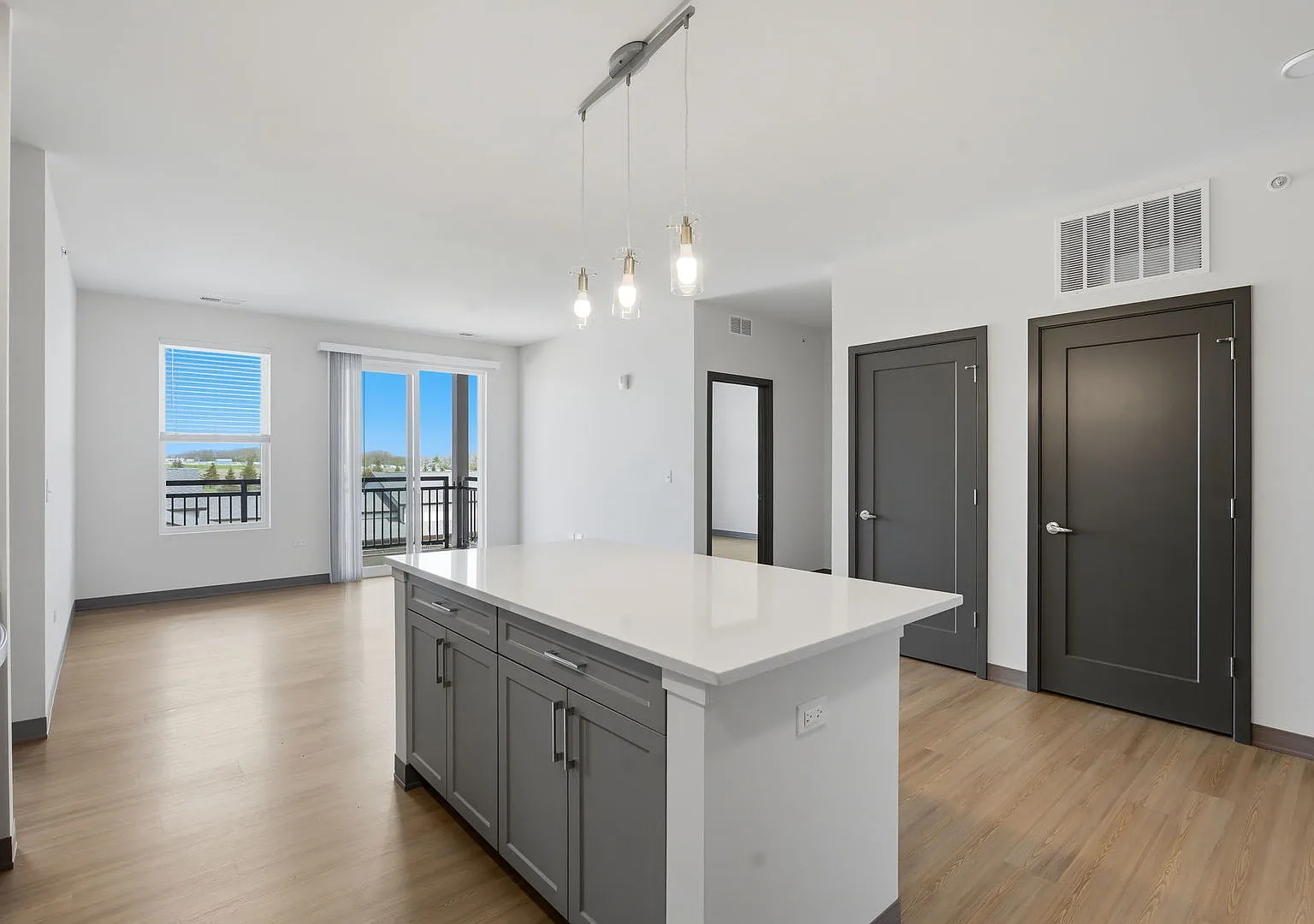 2 bed, 1193 sqft, $2,225 — Photo 3