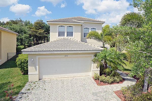 Home For Sale In Canyon Isles