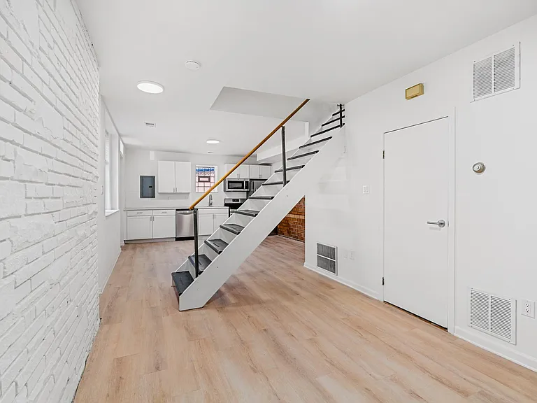 3401 Butler St #R1 — Photo 15