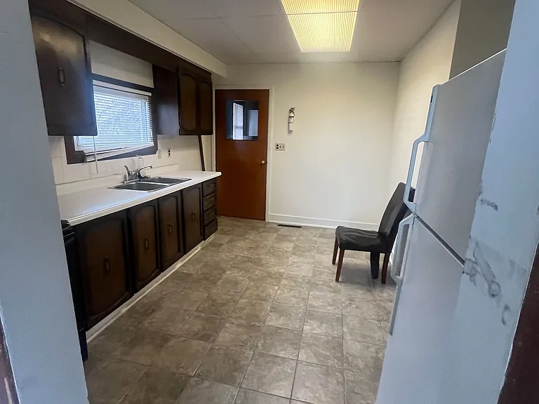 32 Lakeview Dr #2 — Photo 4