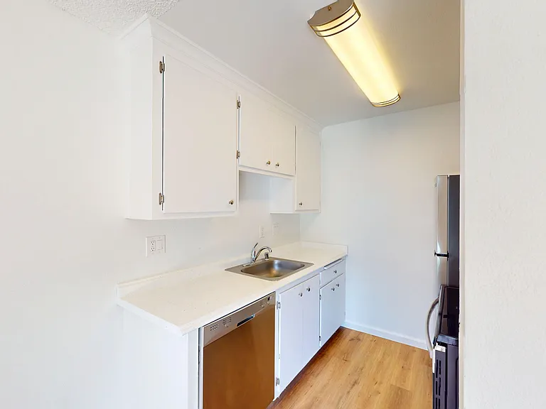 541 Alameda Del Prado #306 — Photo 7