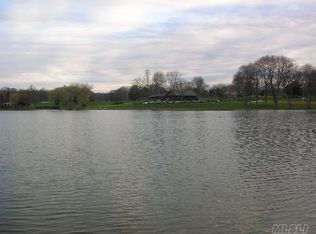 37 W Bartlett Rd, Middle Island, NY 11953