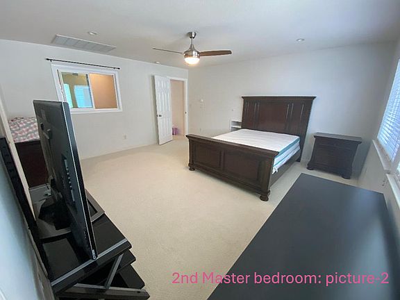 The second master bedroom upstairs - picture 2