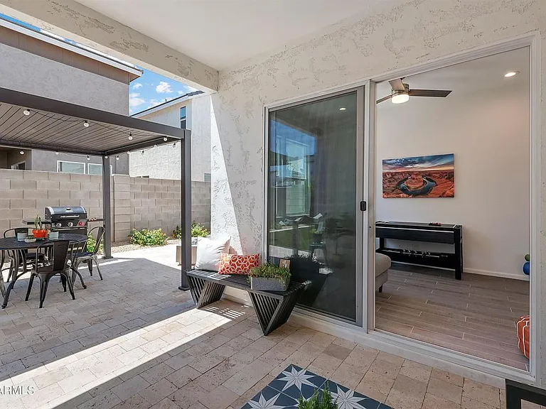 15704 W Polk St — Photo 18