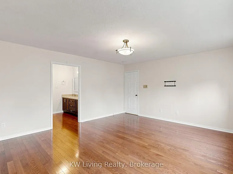 33 Southgate Cres — Photo 24