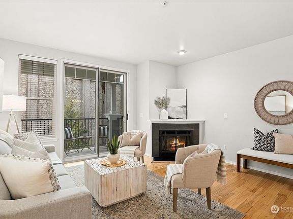3rd image of 16125 Juanita Woodinville Way NE #903