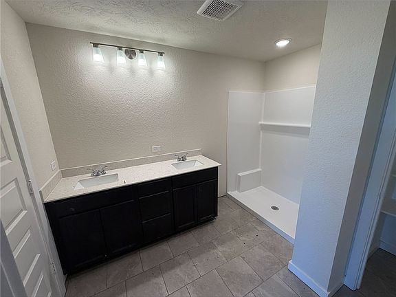 3rd image of 115 Hejl Dr
