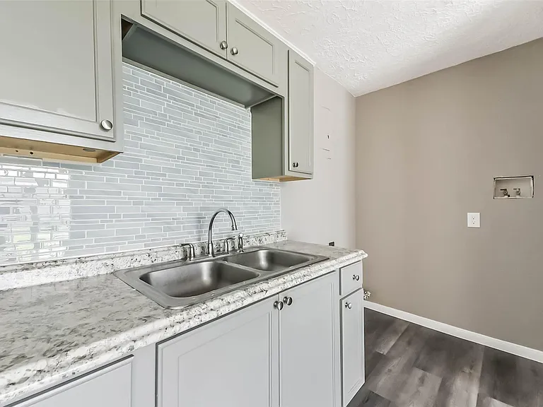14249 Brownsville St — Photo 10