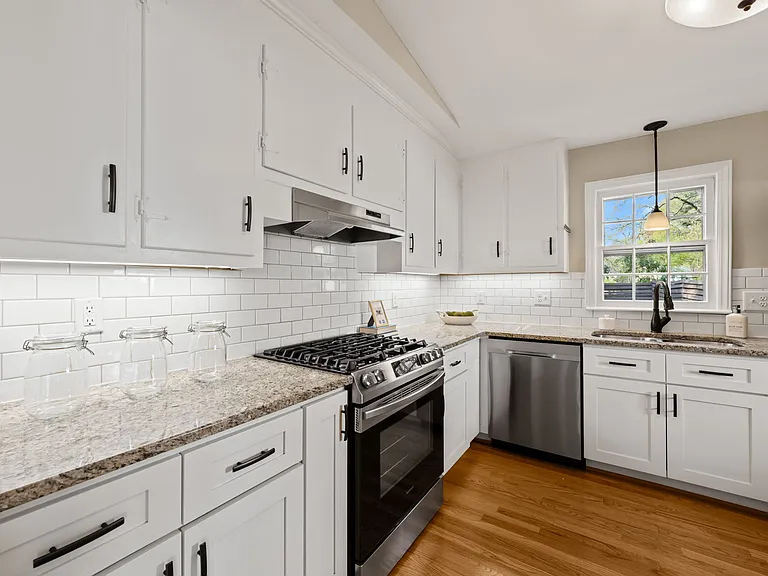 2502 Englewood Ave — Photo 17