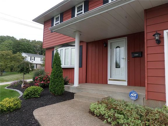 2nd image of 2561 E Grandview Blvd