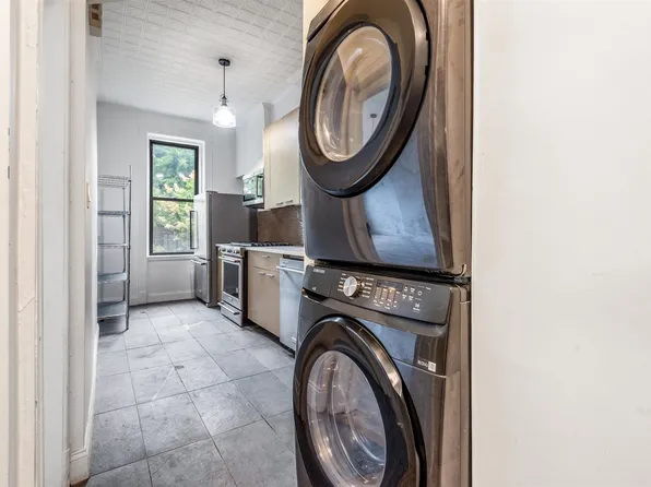 59-29 Linden Street image 10 of 22