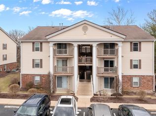 757 Ridgeside Dr APT C, Ballwin, MO 63021