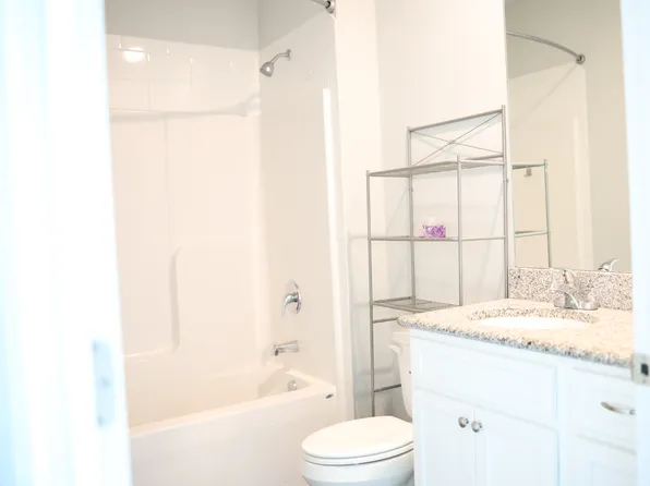 24850 SW 17th Pl APT 202, Newberry, FL 32669