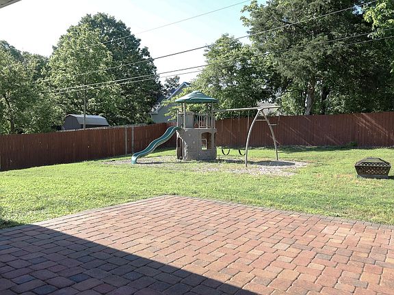 3rd image of 315 N Fork