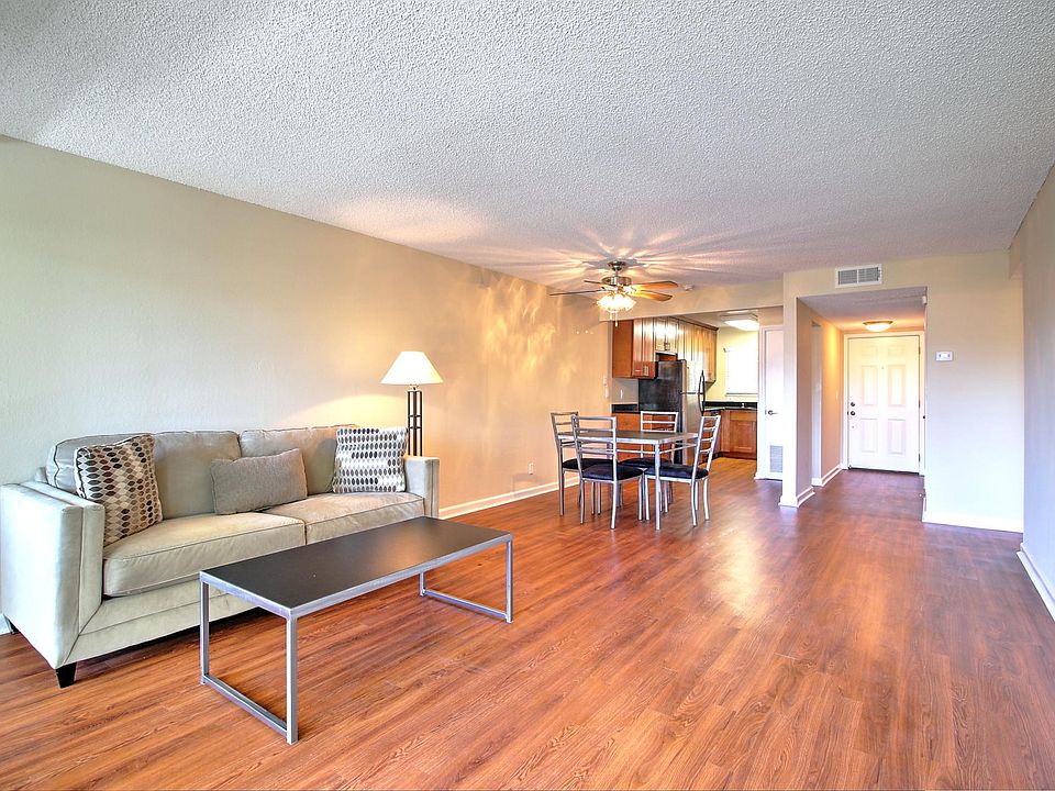 1st image of 2333 Eastridge Ave APT 4