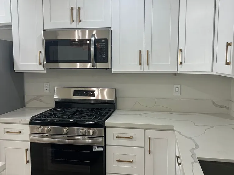 3523 Strong St — Photo 5