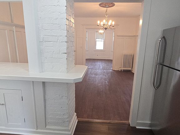 Pass through counter to dinning room