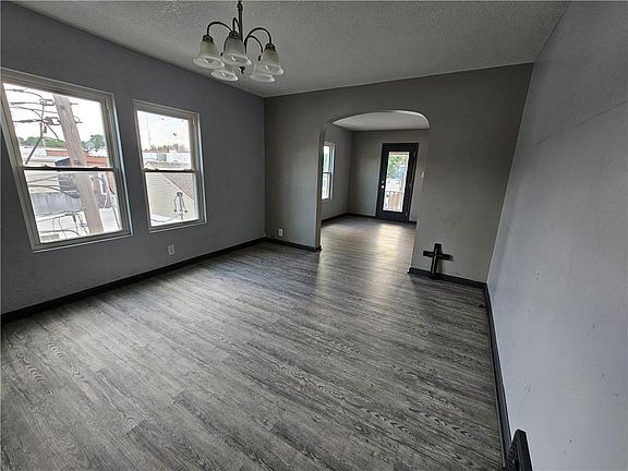 5th image of 111 N Bellaire Ave