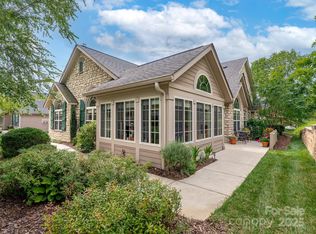 32 Mountain Meadow Cir, Weaverville, NC 28787
