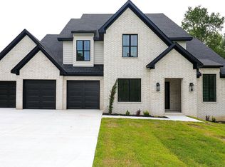 7008 Hannah Ln, Benton, AR 72019