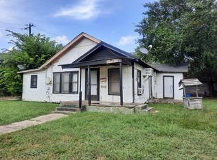801 S Main St, Hallettsville, TX 77964