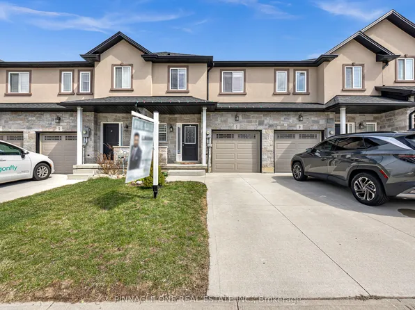 7 Mistywood Dr, Hamilton, ON L8J 2N6