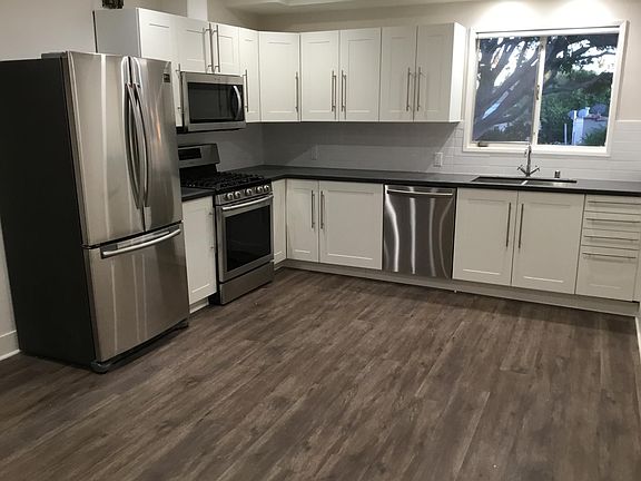 3rd image of 3105 Arizona Ave #3105