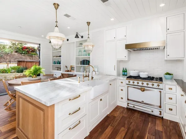 6949 Tourmaline Pl, Carlsbad, CA 92009