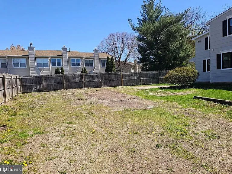 5 & 7 N Locust Ave — Photo 29