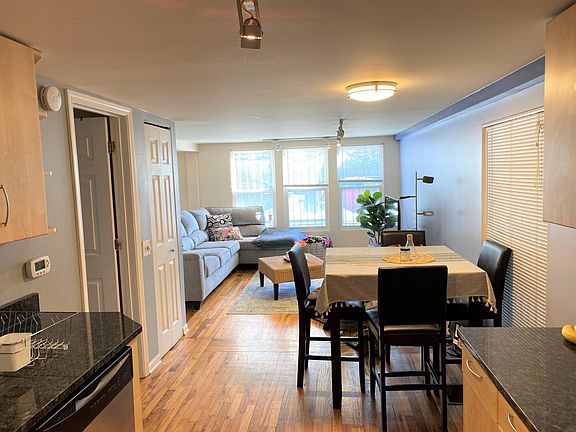 3rd image of 1852 N Washtenaw Ave APT 1