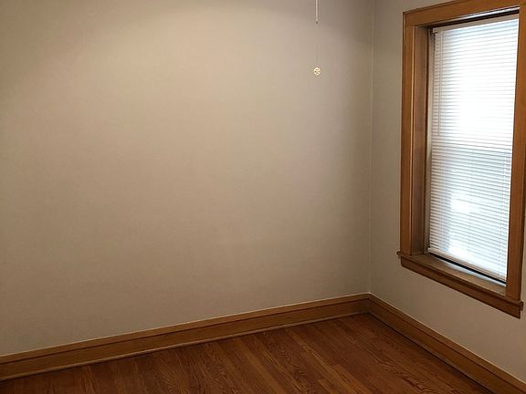 4th image of 4424 N Marmora Ave #1