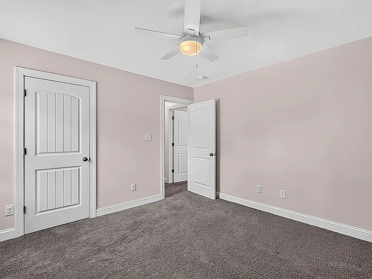 221 Robert Alan Dr — Photo 25