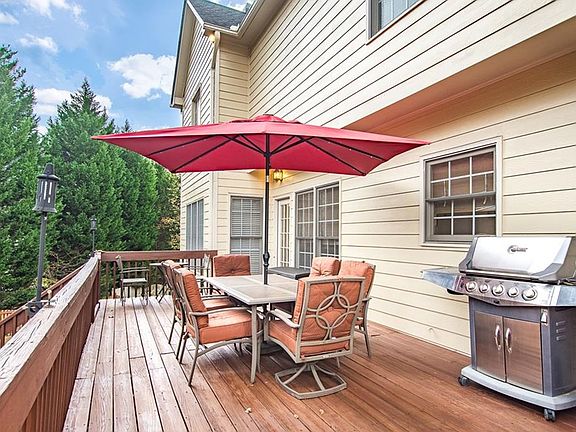 4th image of 4045 Kenway Pl SE