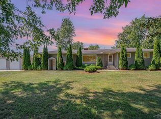 2671 N Eight Mile Rd, Pinconning, MI 48650