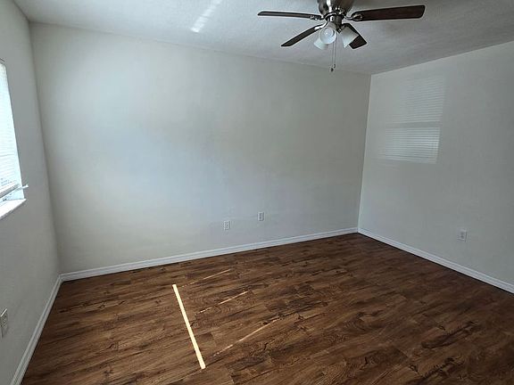 5th image of 516 12th Ave NE APT 9