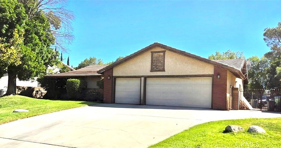 2nd image of 42220 Woodstone Ln