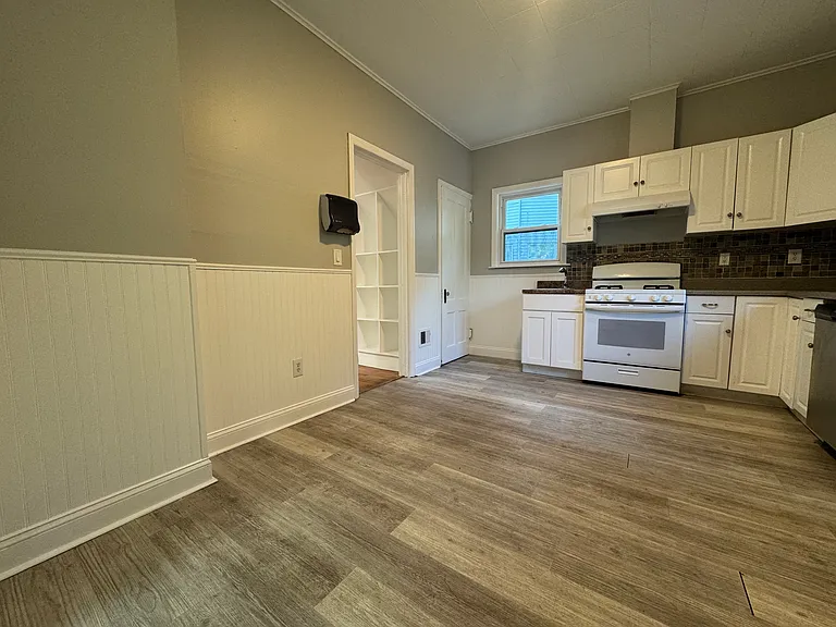 117 Maple St #117 — Photo 8