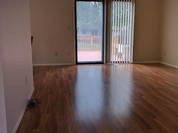 3rd image of 8306 Lakeview Dr